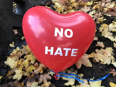 no hate - Herz zum Umgang mit Hass